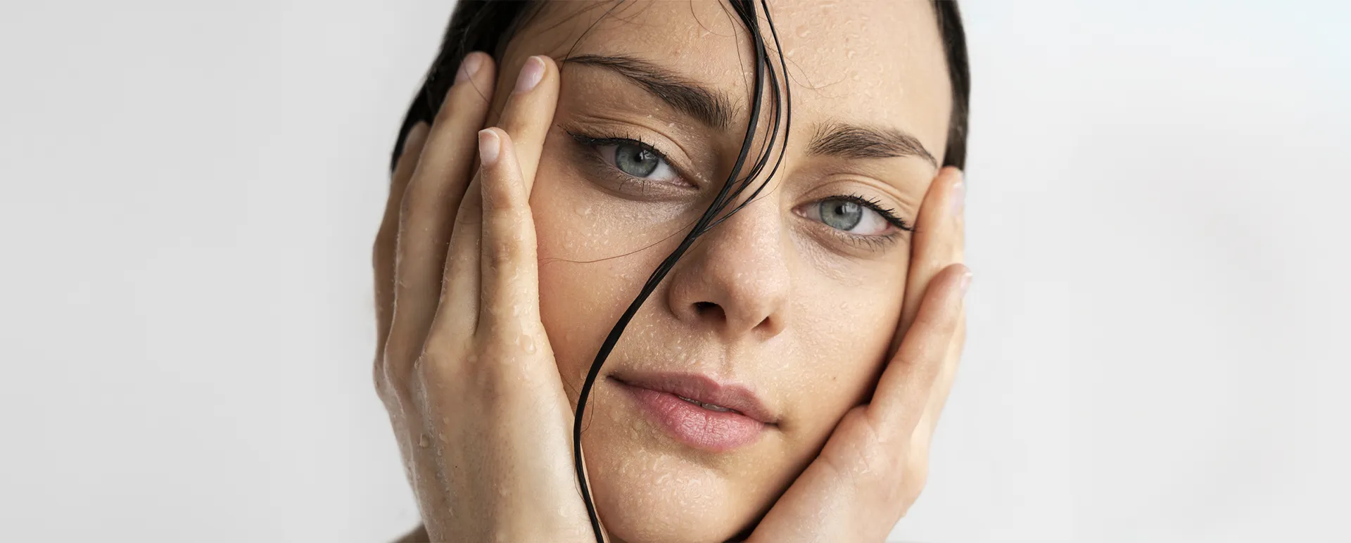 Kwas polimlekowy w&nbsp;medycynie estetycznej – jak działa PLLA? Efekty i&nbsp;wskazania